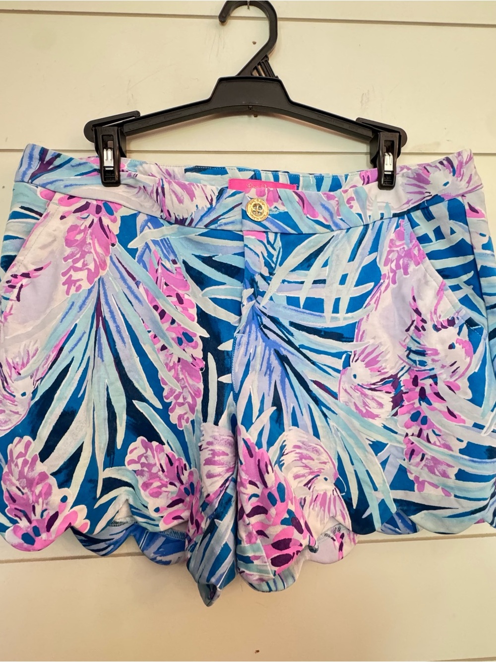 Lilly Pulitzer Blue & Pink Tropical Scallop Hem Shorts size 8